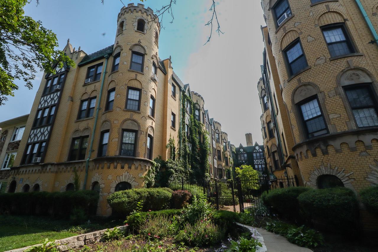 4207 N Kedvale Ave. #2C, Chicago, IL 60641