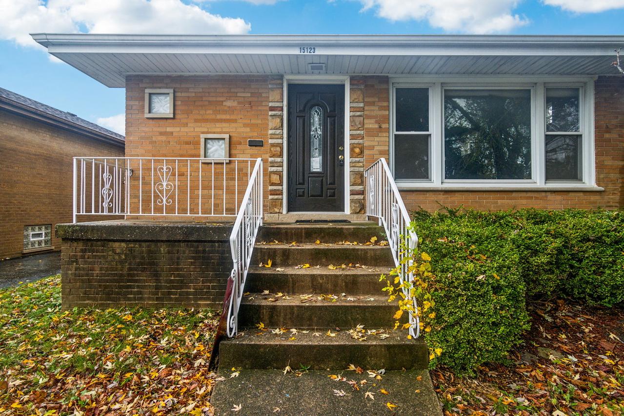 15123 Wabash Ave., South Holland, IL 60473