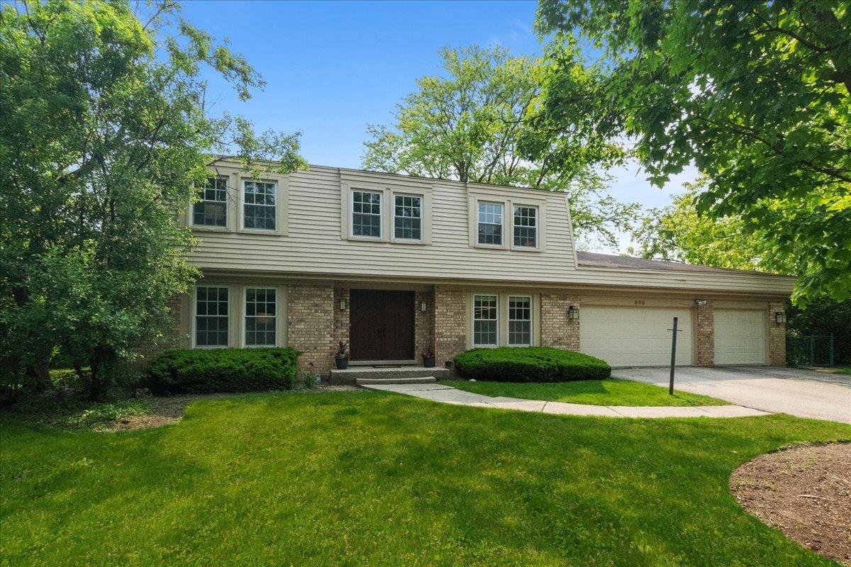 805 Brand Ln., Deerfield, IL 60015