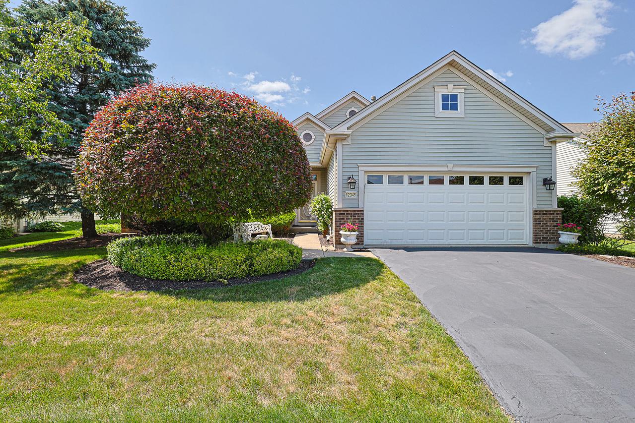 12345 Hickory Ct., Huntley, IL 60142