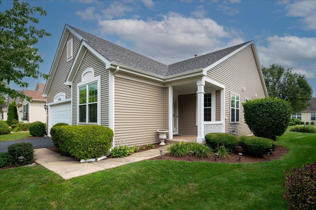 16163 Seneca Lake Cir., Crest Hill, IL 60403