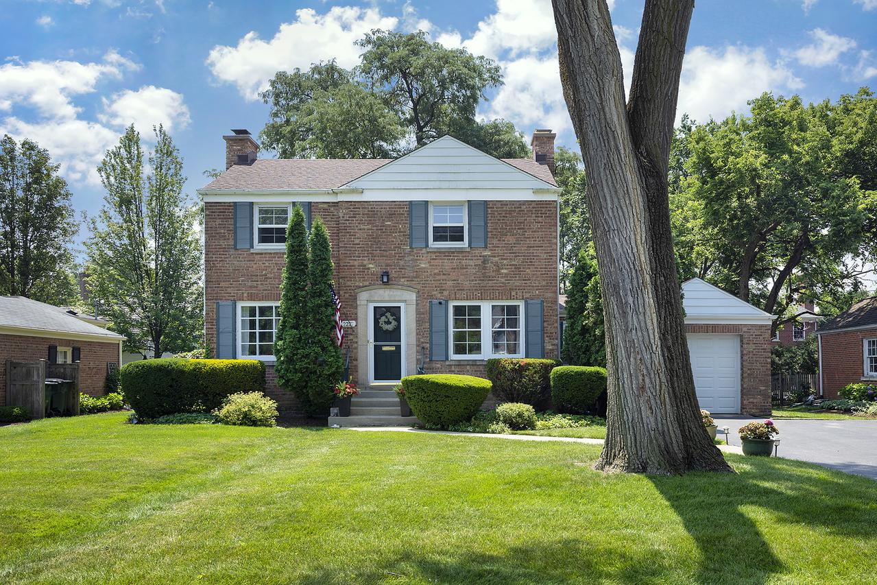 2227 Linneman St., Glenview, IL 60025