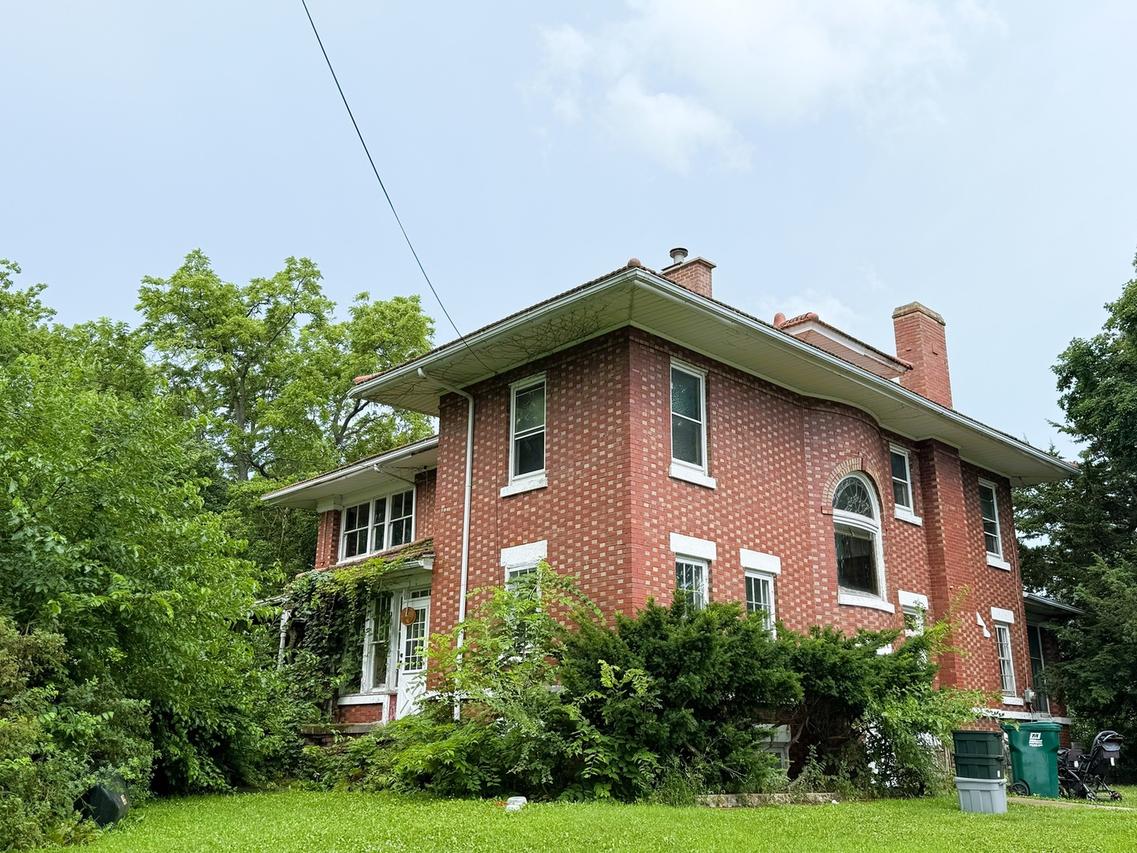 2 E 8th St., Milledgeville, IL 61051