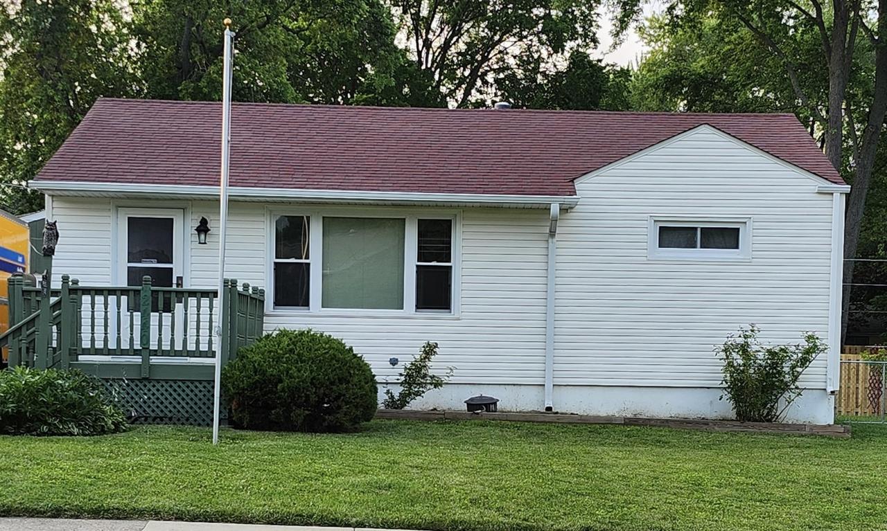 2440 Chinook Rd., Waukegan, IL 60087