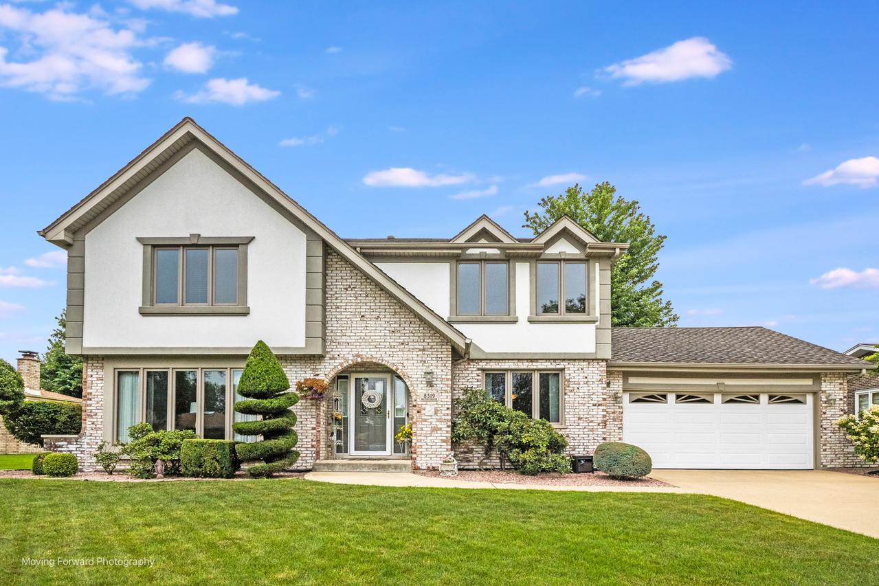8319 Waterford Dr., Tinley Park, IL 60477