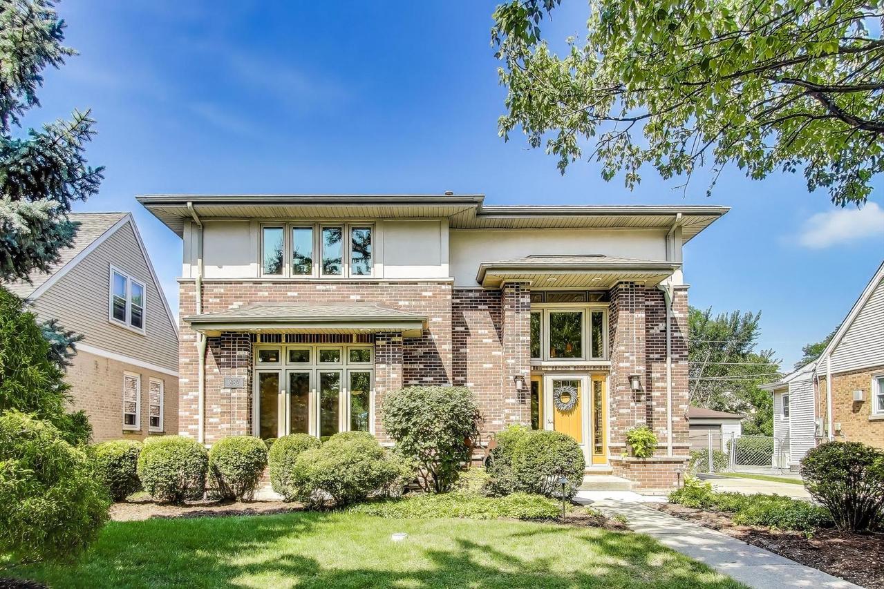 1632 S Vine Ave., Park Ridge, IL 60068