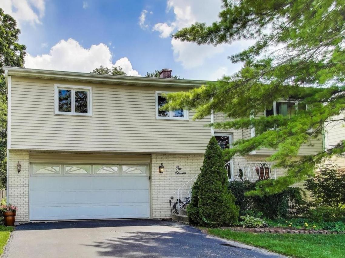 111 S Brighton Pl., Arlington Heights, IL 60004