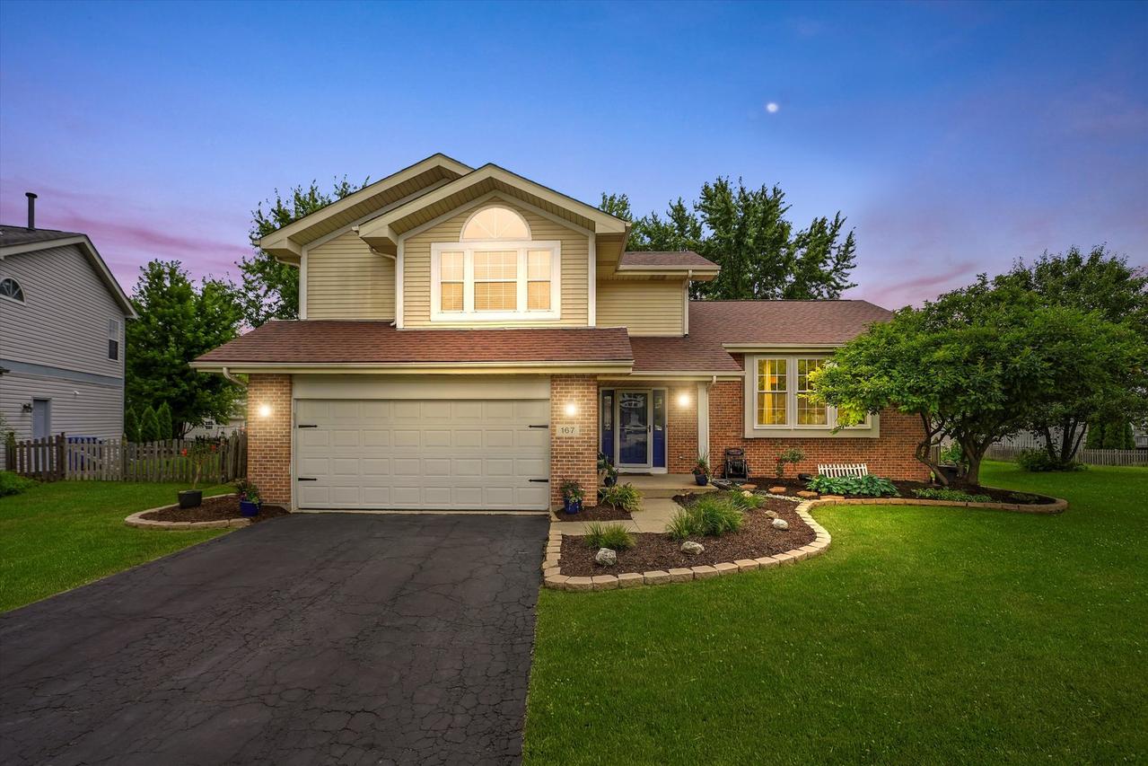167 Forestview Ct., Aurora, IL 60502