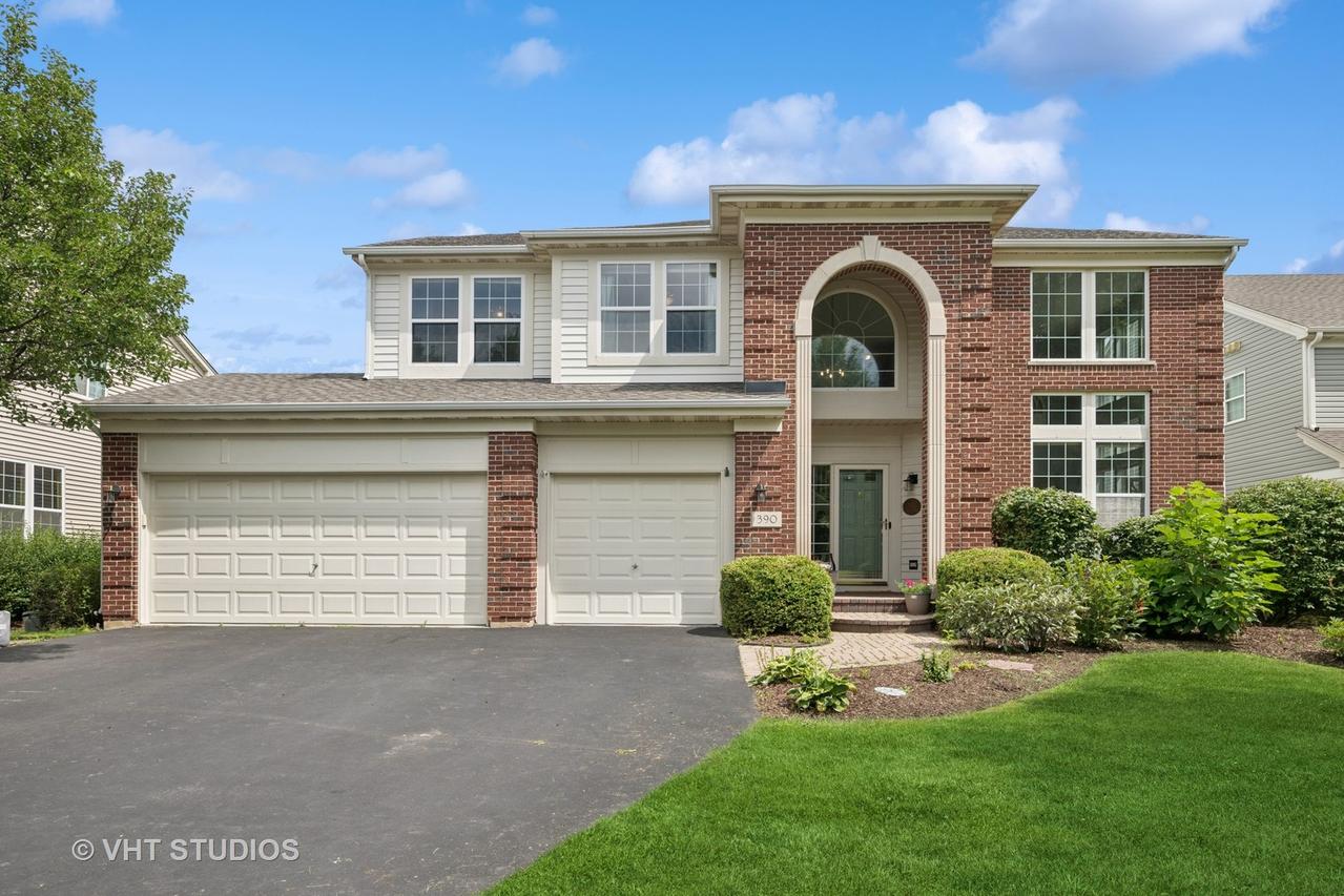 390 Sterling Cir., Cary, IL 60013