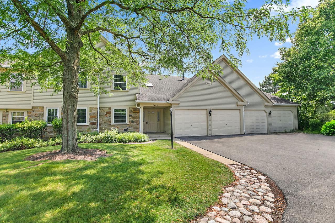 2403 Mallow Ct. #Z1, Schaumburg, IL 60194