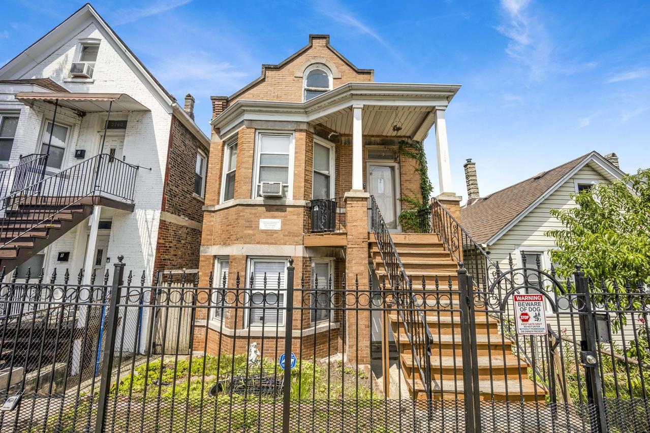 3738 S Hermitage Ave., Chicago, IL 60609