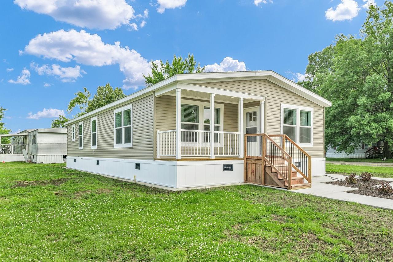 512 Richland St., Mahomet, IL 61853