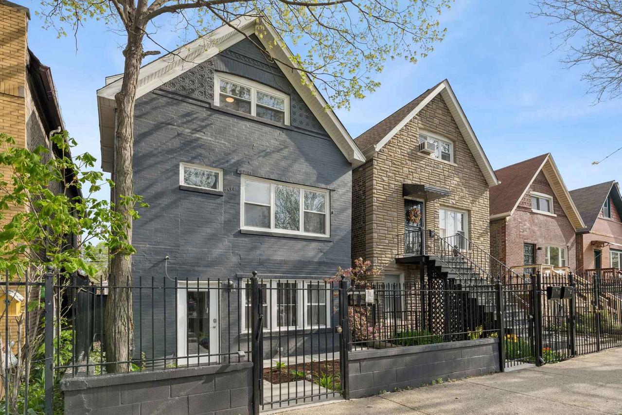 2534 W Haddon Ave., Chicago, IL 60622
