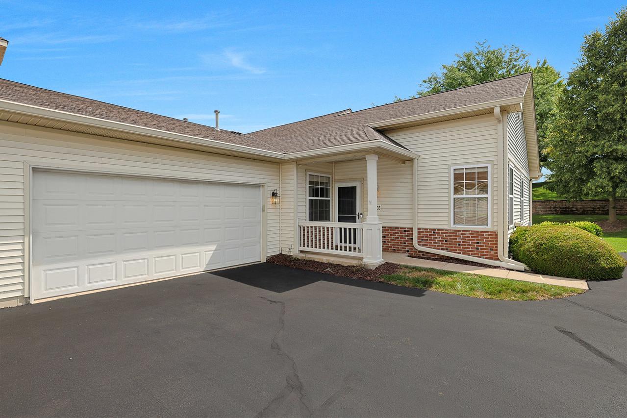 12138 White Tail Ln., Huntley, IL 60142