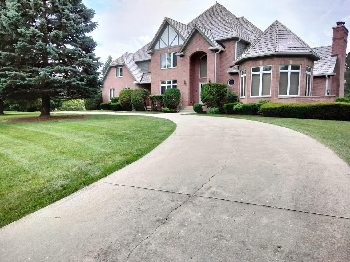 5 Harvest Glen Ct., Hawthorn Woods, IL 60047