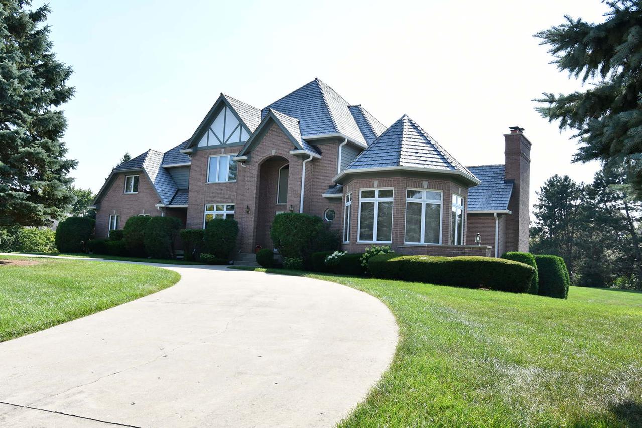 5 Harvest Glen Ct., Hawthorn Woods, IL 60047