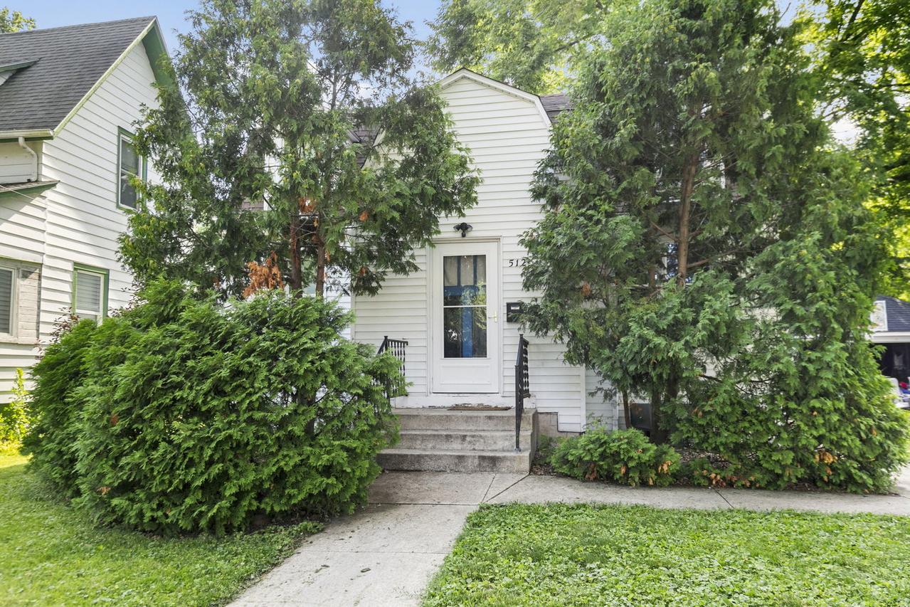 512 N 6th St., Dekalb, IL 60115
