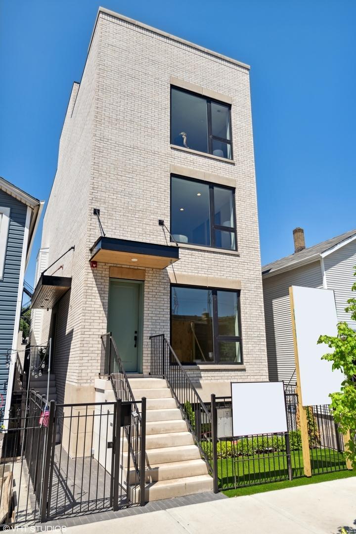450 N Racine Ave. #2, Chicago, IL 60642
