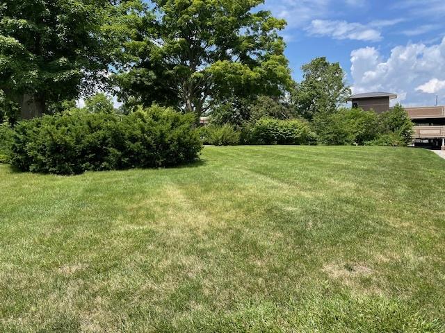 212 W Maple Ave., Libertyville, IL 60048