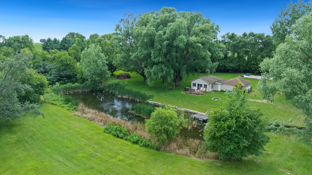 1191 Bay Dr., Dixon, IL 61021