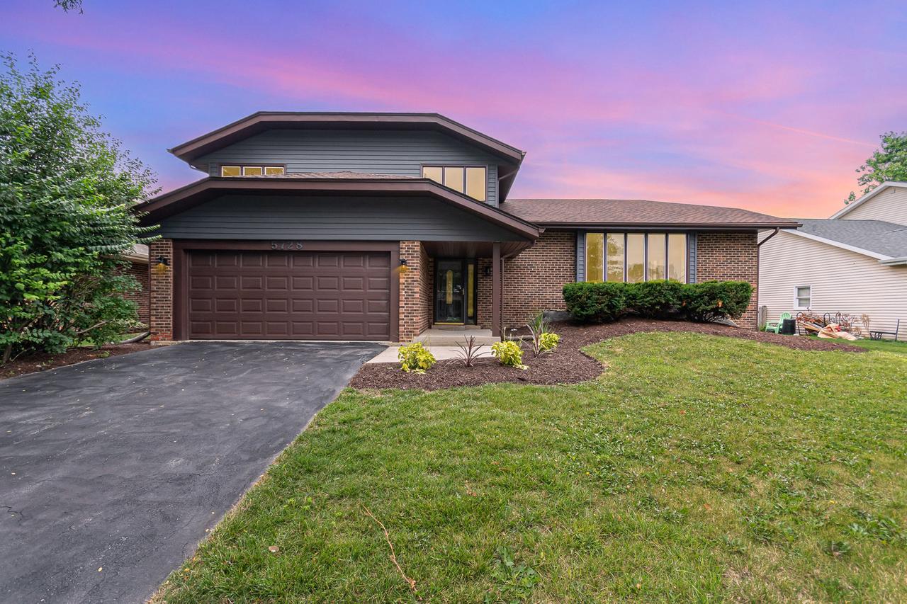 5728 Antler Ln., Westmont, IL 60559