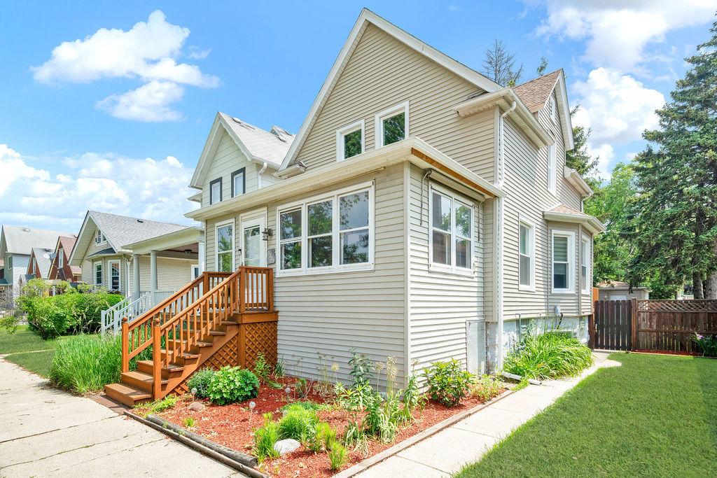 3235 Cuyler Ave., Berwyn, IL 60402