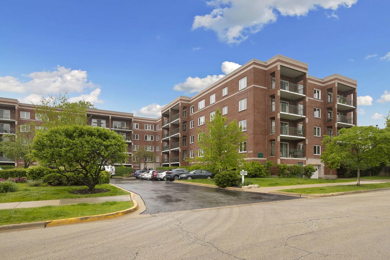 5360 N Lowell Ave. #502, Chicago, IL 60630