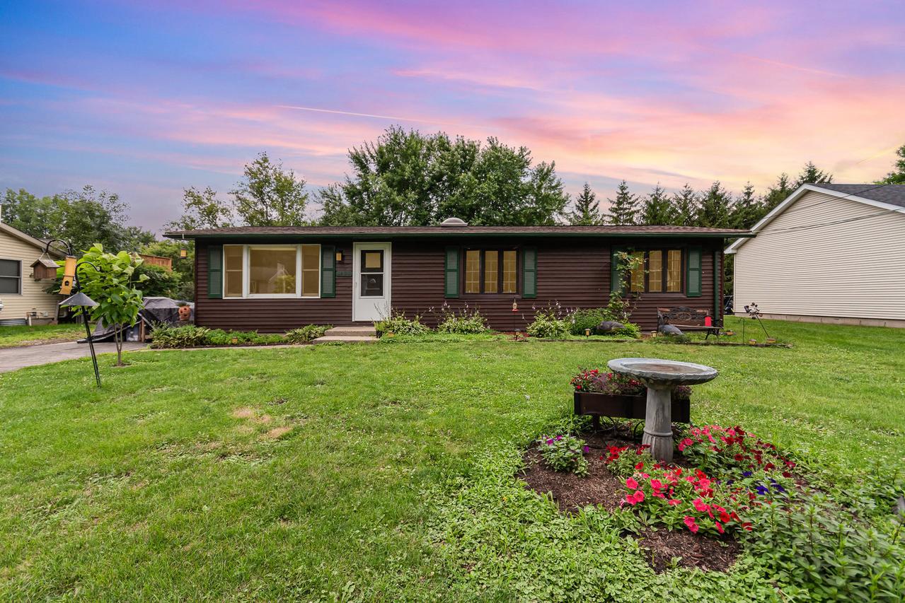 1420 Manhatas Tr., Algonquin, IL 60102