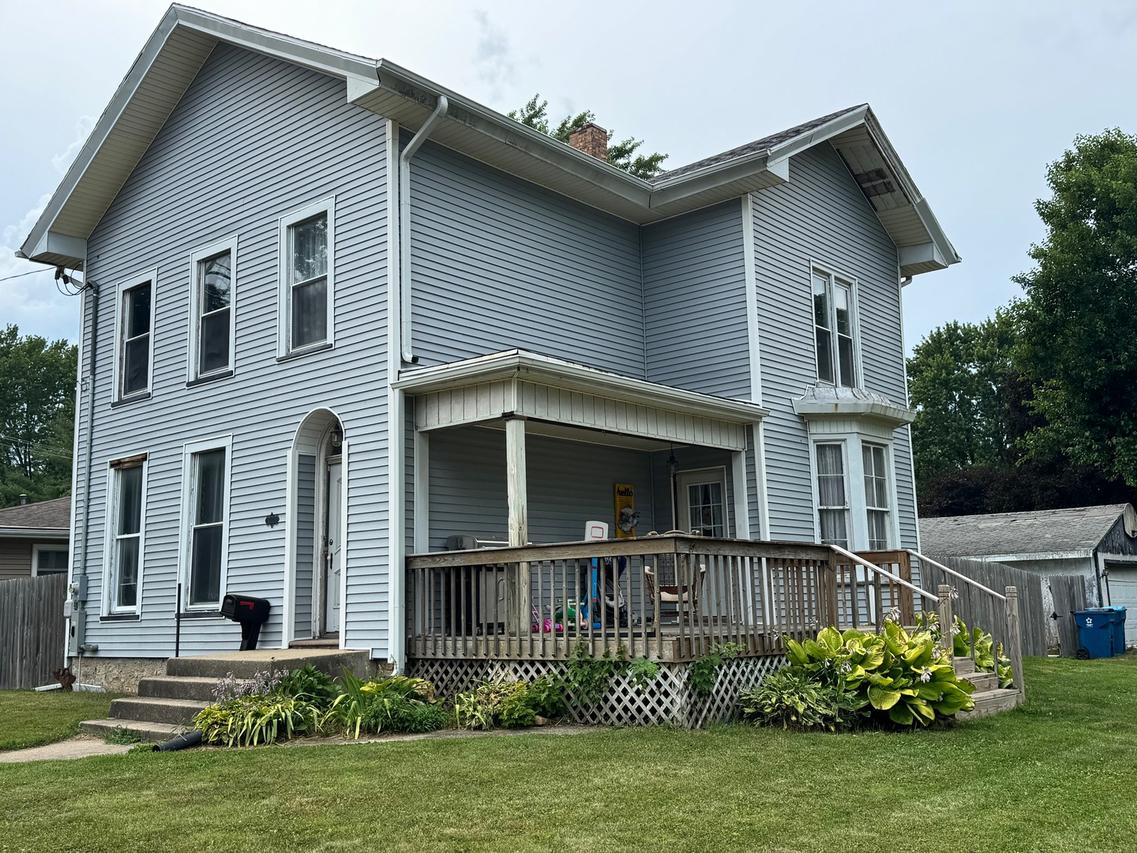 300 9th St., Mendota, IL 61342
