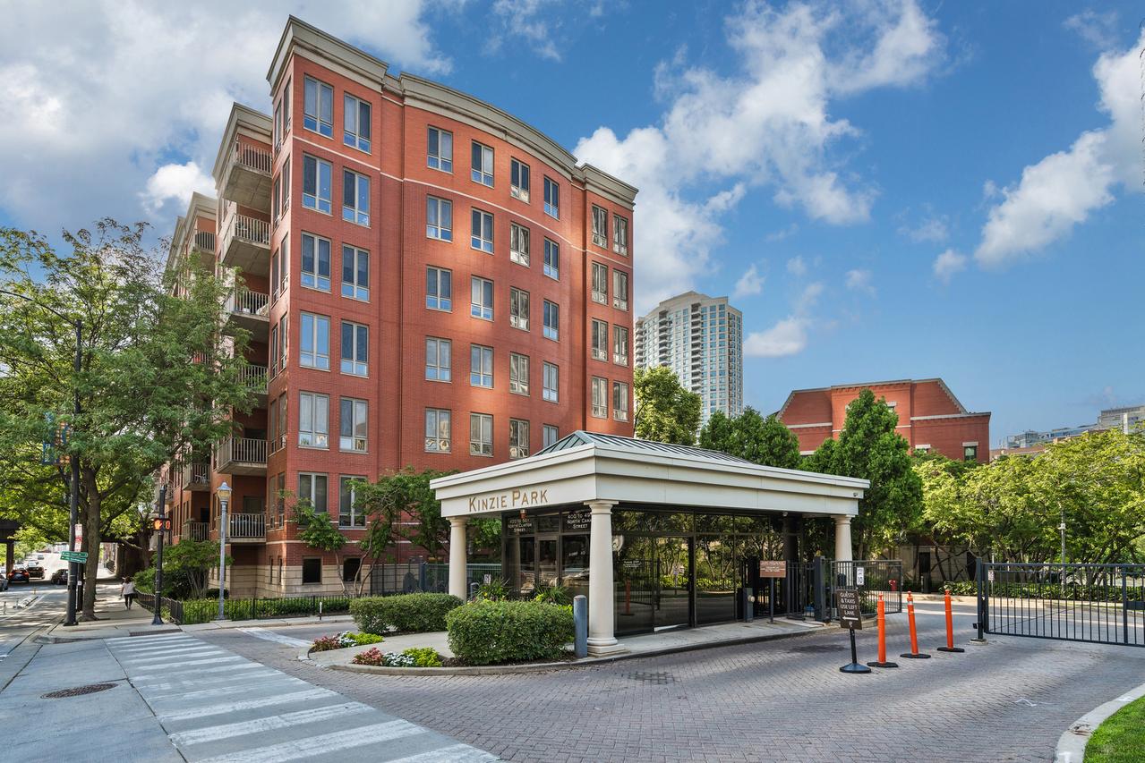 486 N Clinton St., Chicago, IL 60654