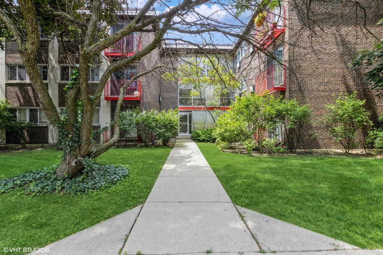 8524 Skokie Blvd. #3A, Skokie, IL 60077