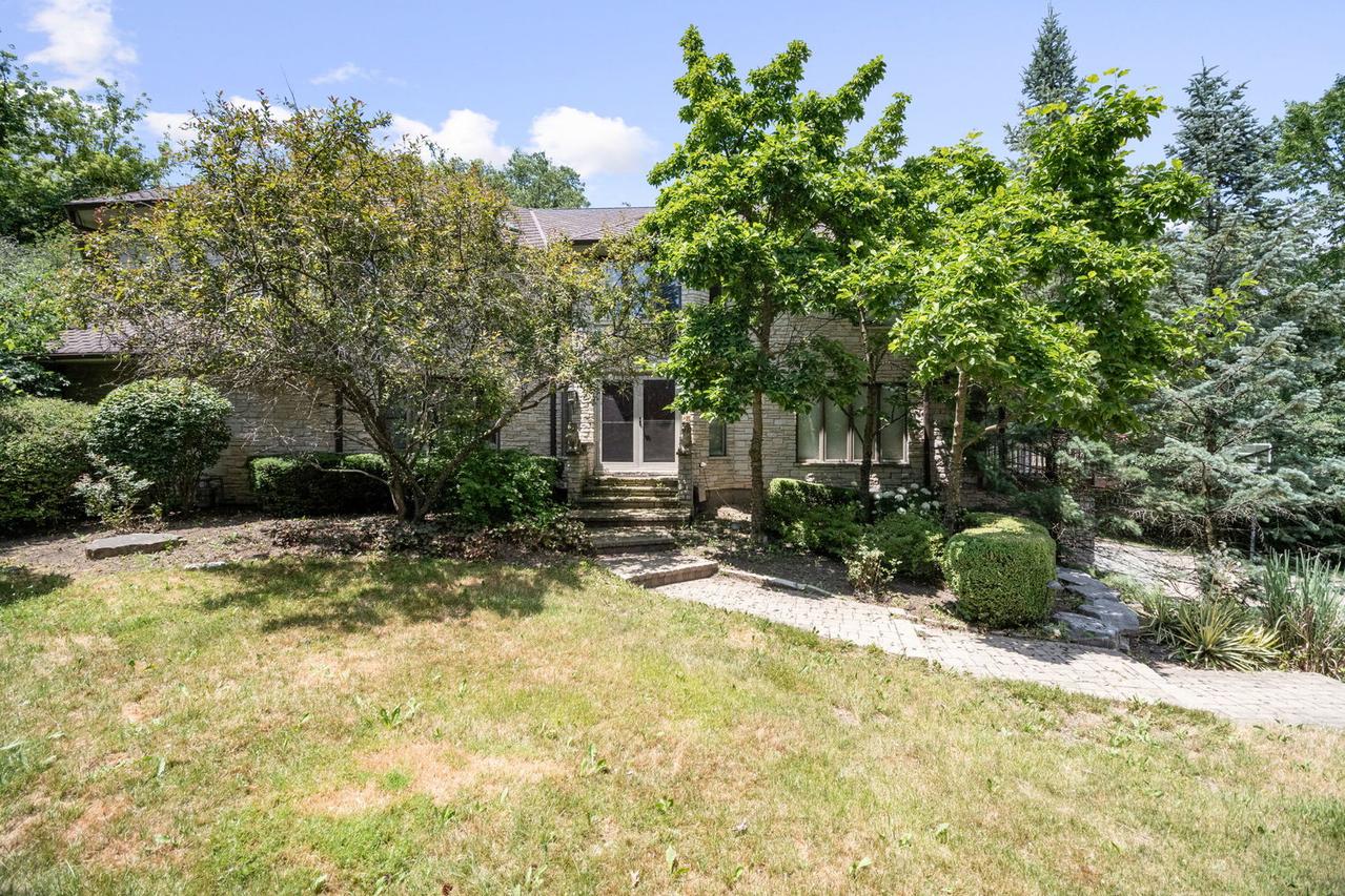 4 Keri Ln., Burr Ridge, IL 60527