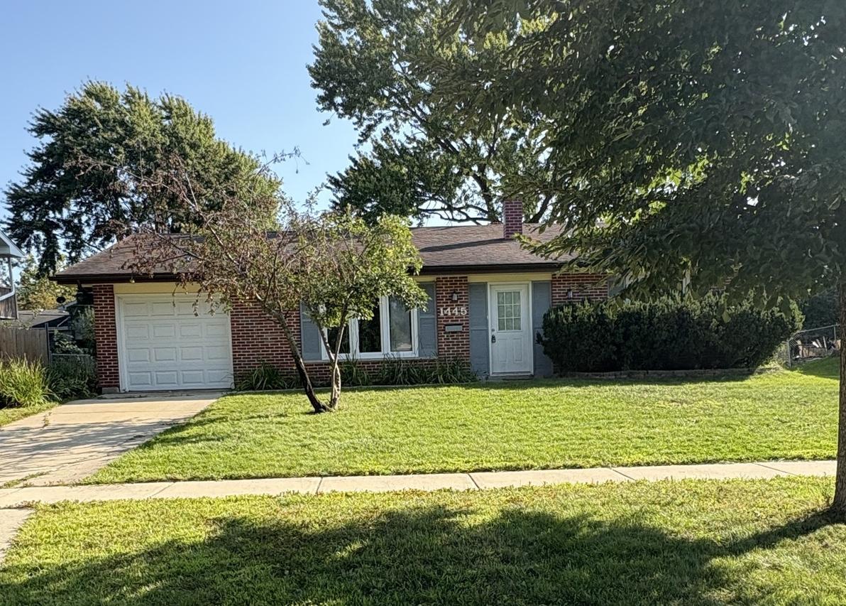 1445 Nottingham Ln., Hoffman Estates, IL 60169