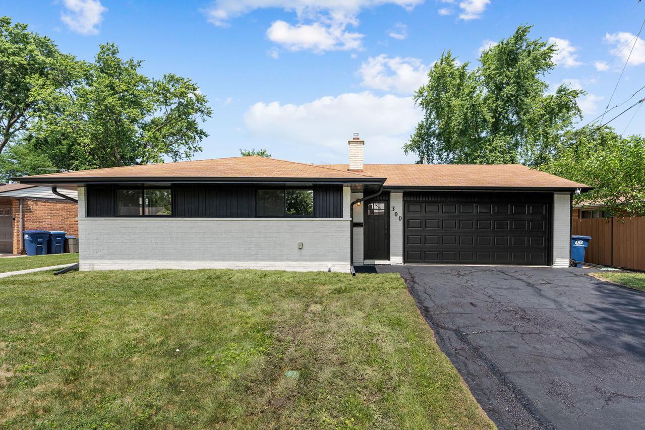 300 Lance Dr., Des Plaines, IL 60016
