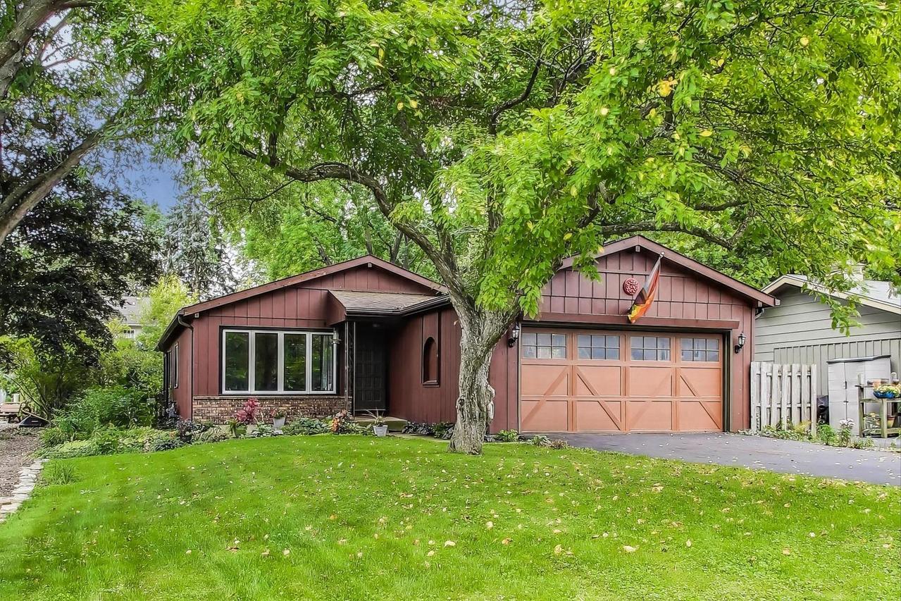 1012 Fargo Blvd., Geneva, IL 60134