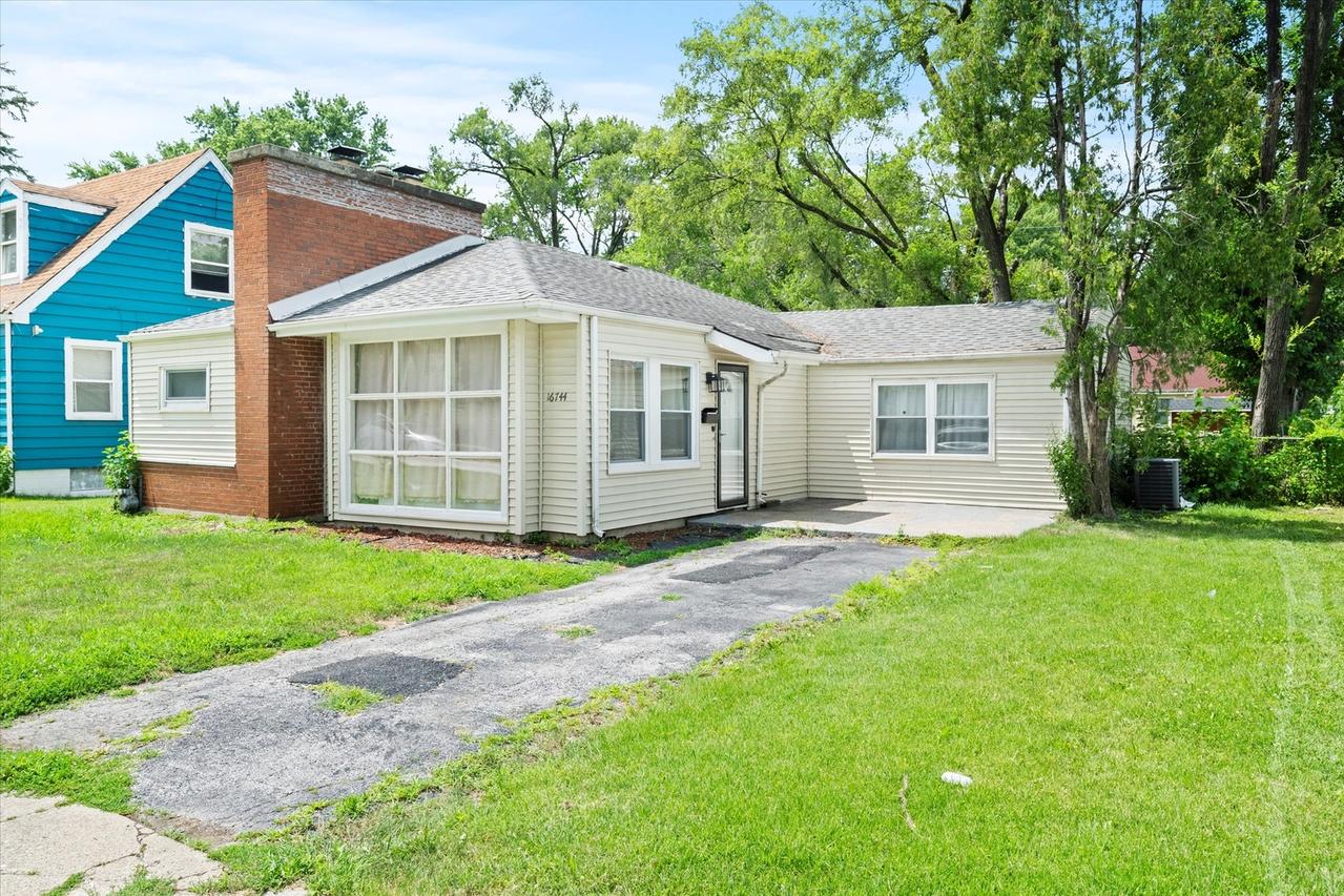 16744 Trapet Ave., Hazel Crest, IL 60429