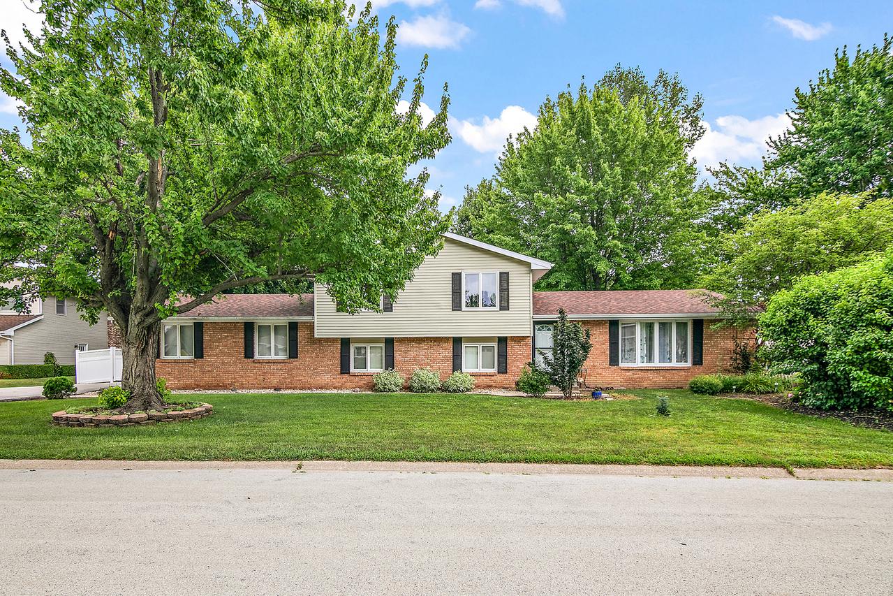 160 Nottingham Ln., Bourbonnais, IL 60914