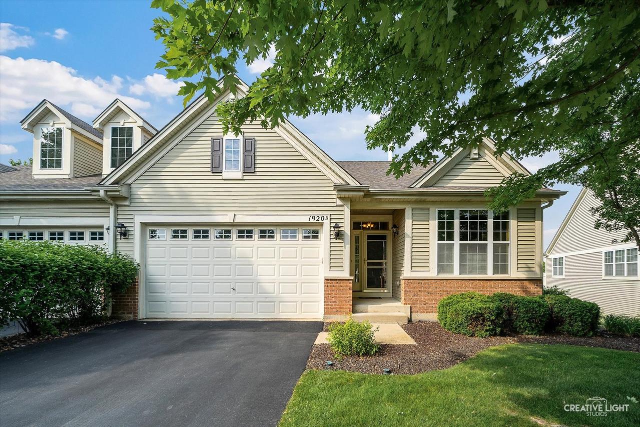 1920 Glenwood Cir. #B, Sugar Grove, IL 60554