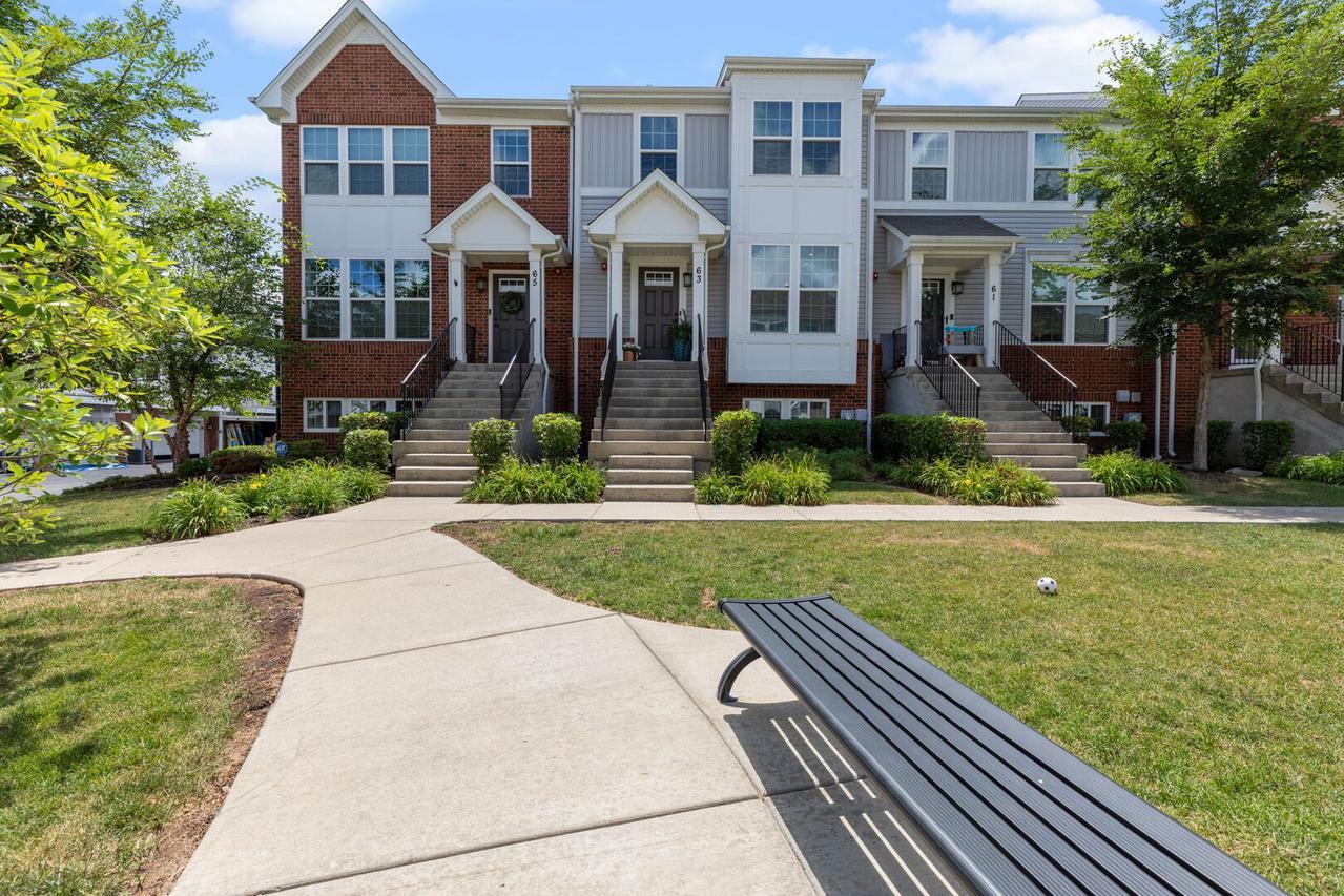 63 Nicholas Dr., Des Plaines, IL 60016