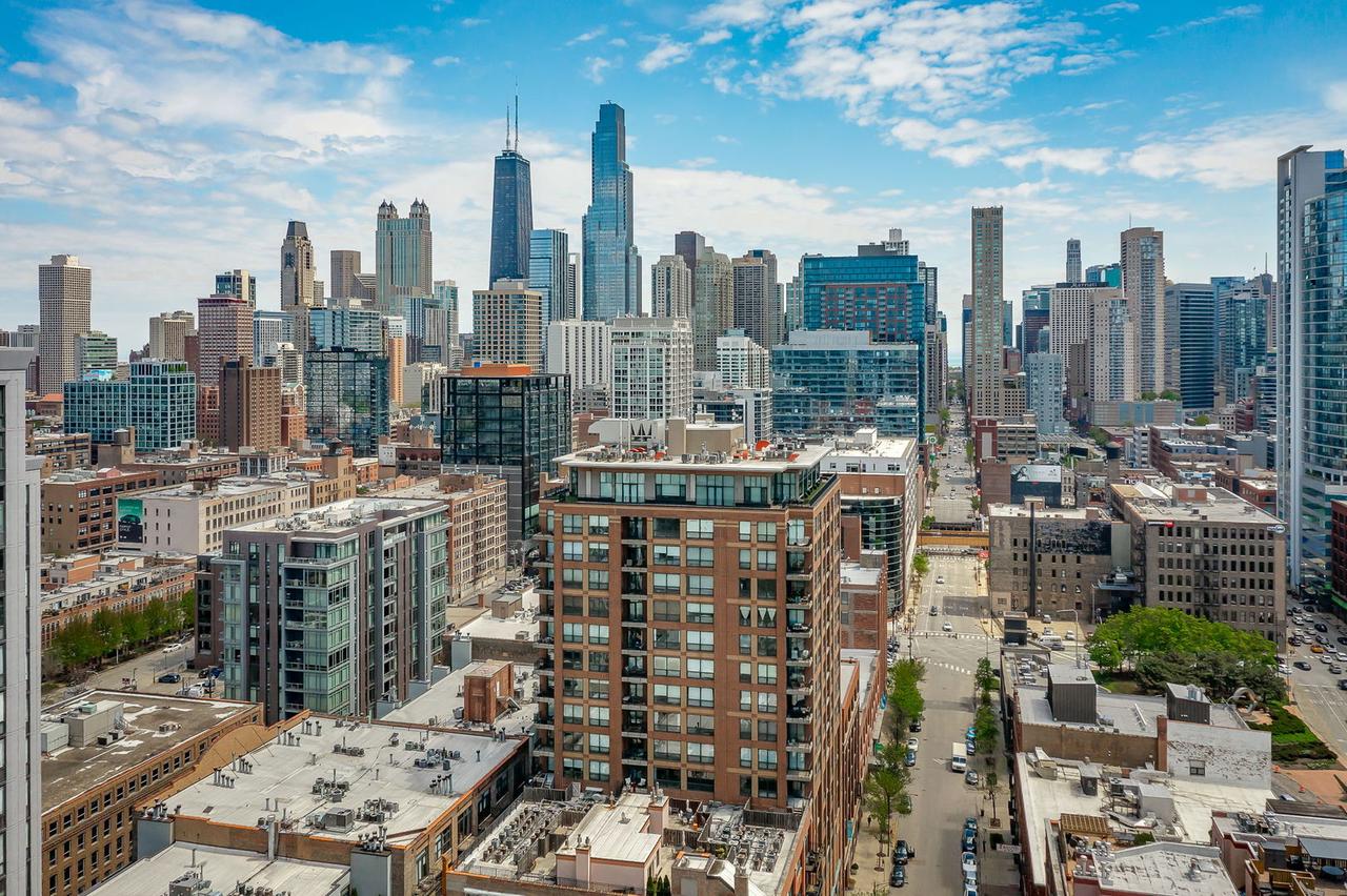 400 W Ontario St. #1801, Chicago, IL 60654