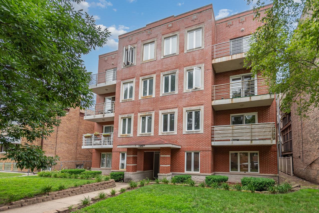 2217 W Farwell Ave. #3B, Chicago, IL 60645
