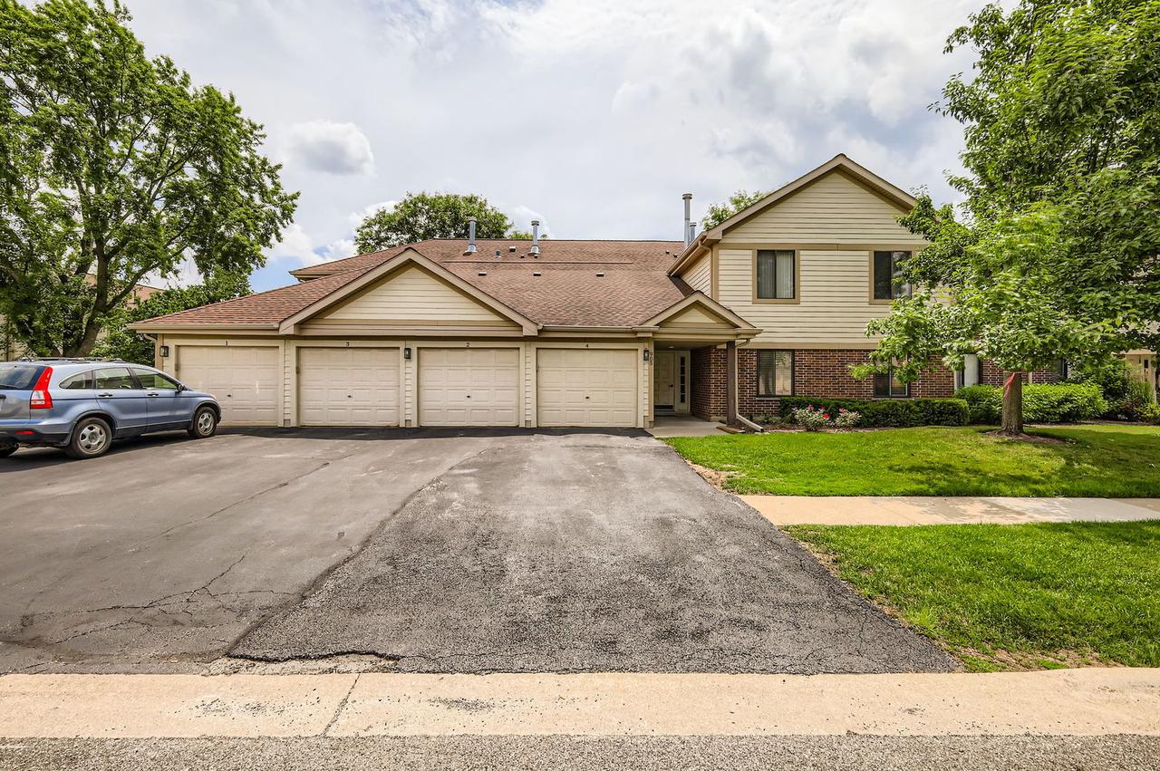 905 E Kings Row #1, Palatine, IL 60074