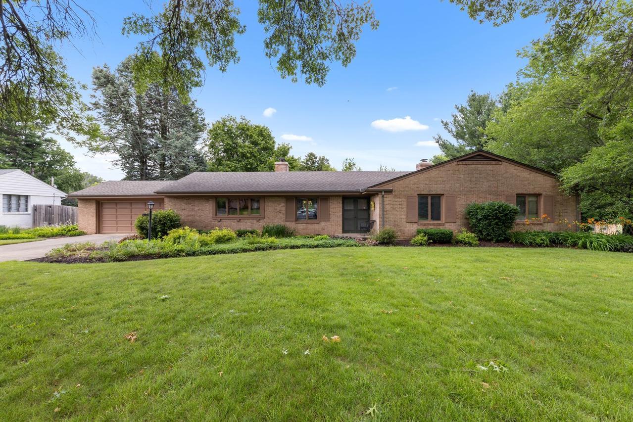 2020 Edgebrook Dr., Rockford, IL 61107