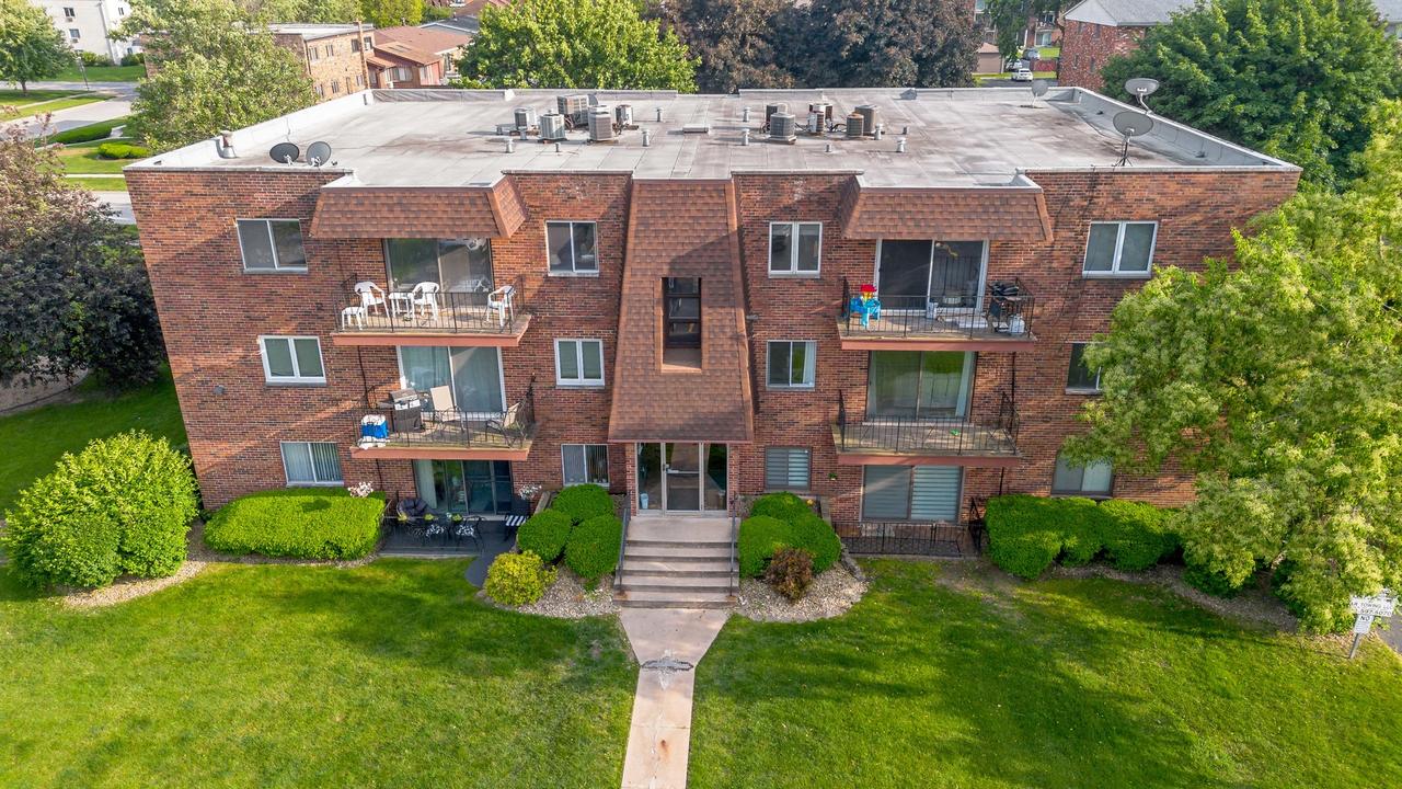 5704 128th St. #3D, Crestwood, IL 60418