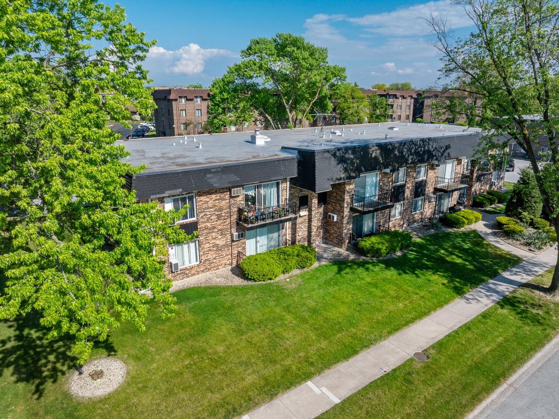 18205 Hart Dr. #1A, Homewood, IL 60430