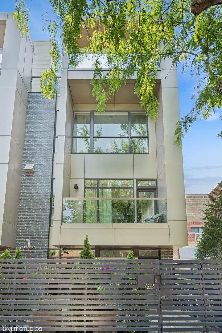 1309 W Diversey Pkwy., Chicago, IL 60614