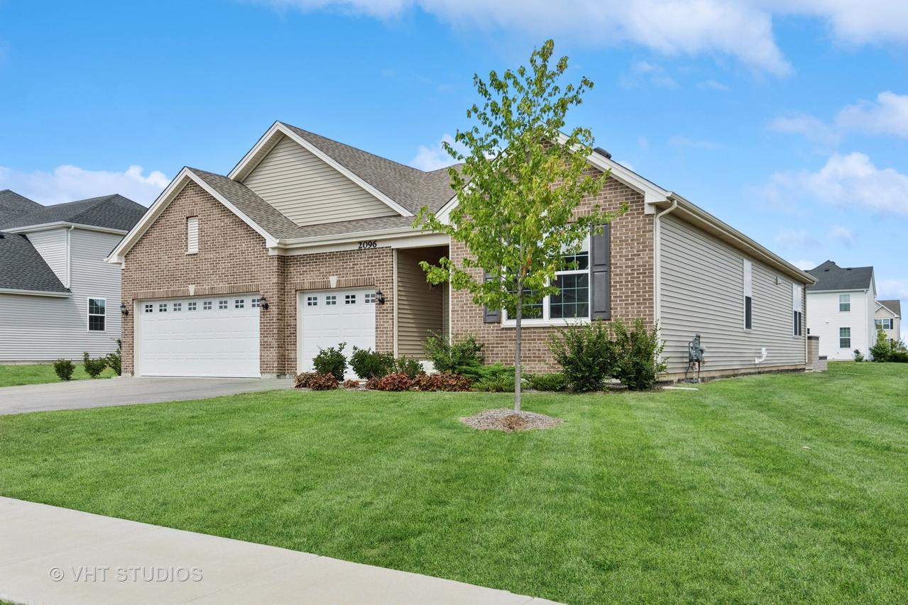 2096 Country Hills Dr., Yorkville, IL 60560