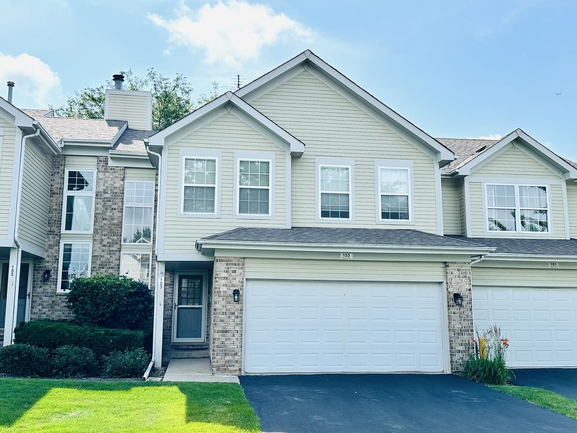 153 Sussex Ct., Roselle, IL 60172