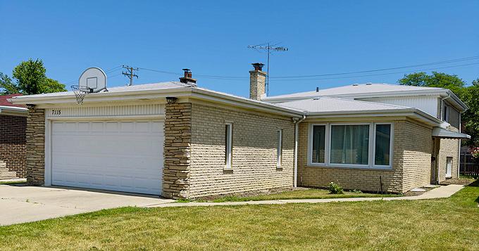 7115 N Hamlin Ave., Lincolnwood, IL 60712