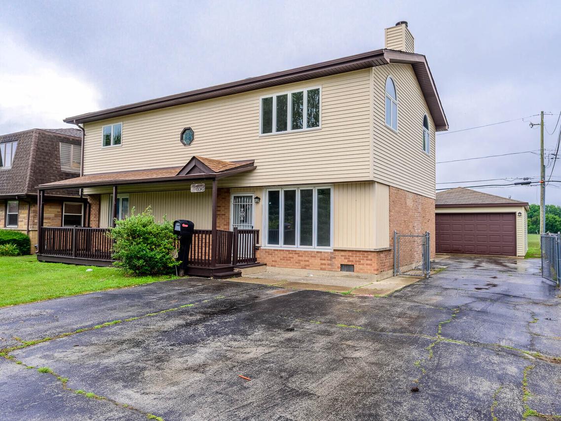 13319 Crestwood Dr., Crestwood, IL 60418
